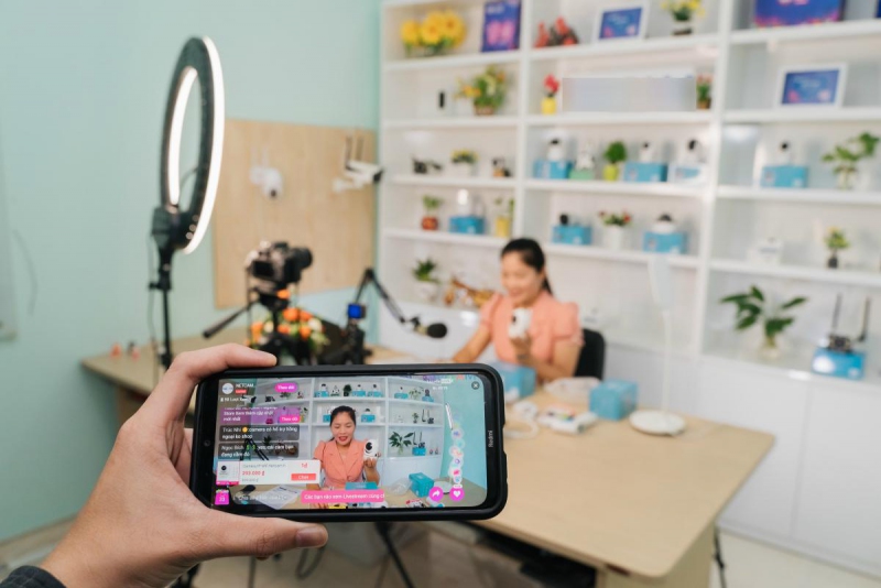 Sẽ rà soát thuế của toàn bộ người bán hàng livestream