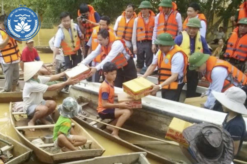 Người dân bị thiệt hại do bão gây ra được hỗ trợ bao nhiêu ký gạo? Mức hỗ trợ cho người dân nuôi trồng thủy sản là bao nhiêu?