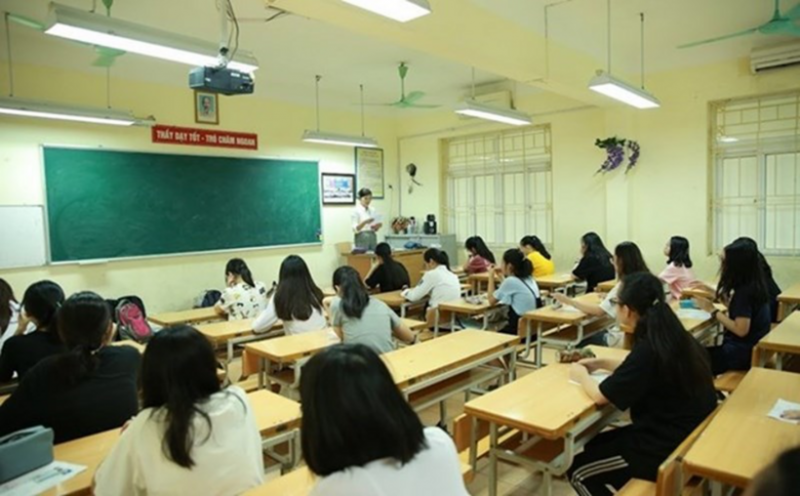 Giáo viên dạy thêm trái quy định sẽ bị xử phạt thế nào?