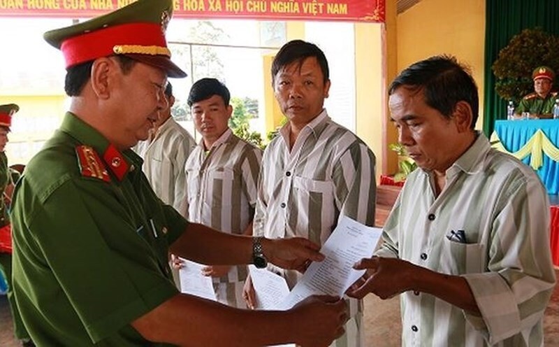 Chế định tha tù trước thời hạn có điều kiện và kiến nghị hoàn thiện pháp luật