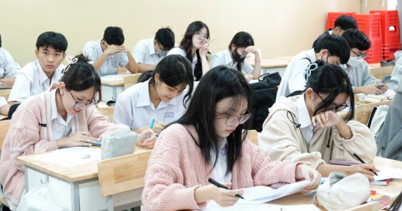 Những khoản tiền học sinh phải đóng đầu năm học 2025-2026 sau khi được miễn học phí