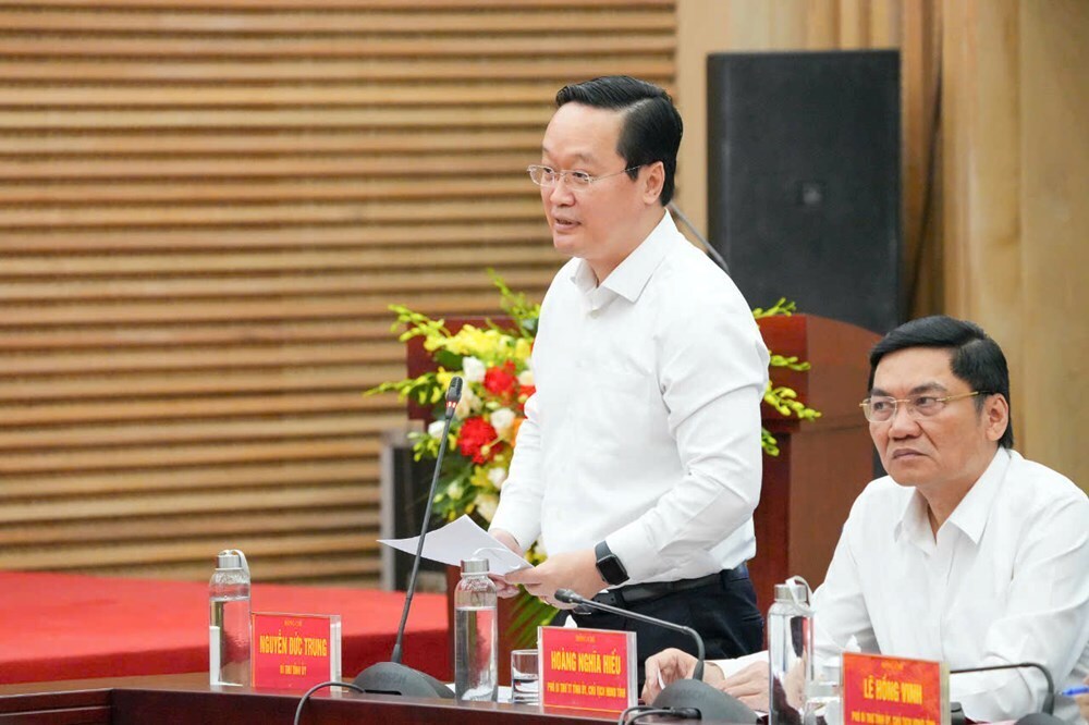 bi thu tinh uy nghe an 14215587